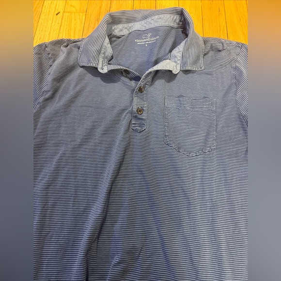 Three Vineyard Vines Men’s Collared Shirts - Picture 2 of 10